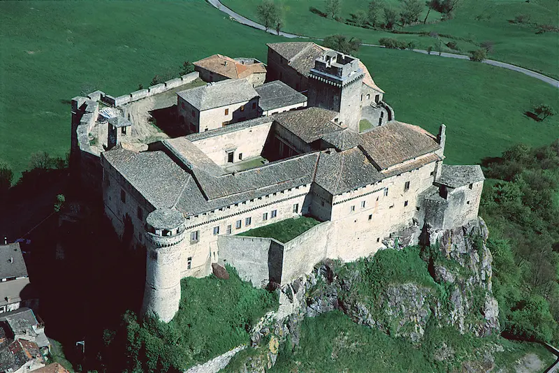 Burg Bardi